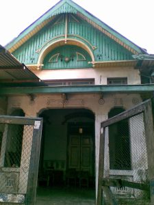Salah satu rumah di Kauman, Jl. Akhmad Dahlan, arsitekturnya unik..